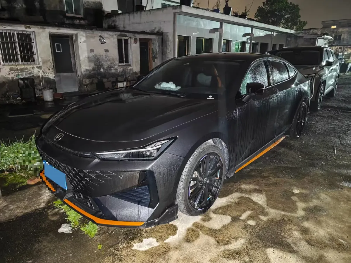 2024 ChangAn UNI-V 1.5T 188HP L4 7DCT,autocango,china used car exporter,china ev exporter,chinese used car exporter,chinese used ev exporter