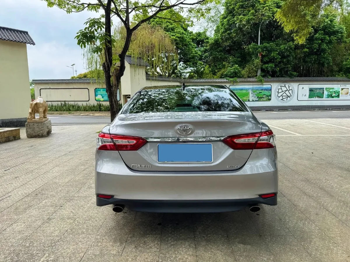 2021 Toyota Camry 2.5L 209HP L4 8AT,autocango,china used car exporter,china ev exporter,chinese used car exporter,chinese used ev exporter