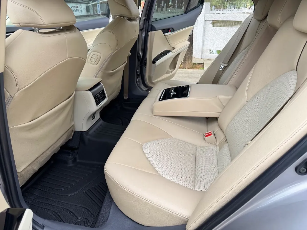 2021 Toyota Camry 2.5L 209HP L4 8AT,autocango,china used car exporter,china ev exporter,chinese used car exporter,chinese used ev exporter