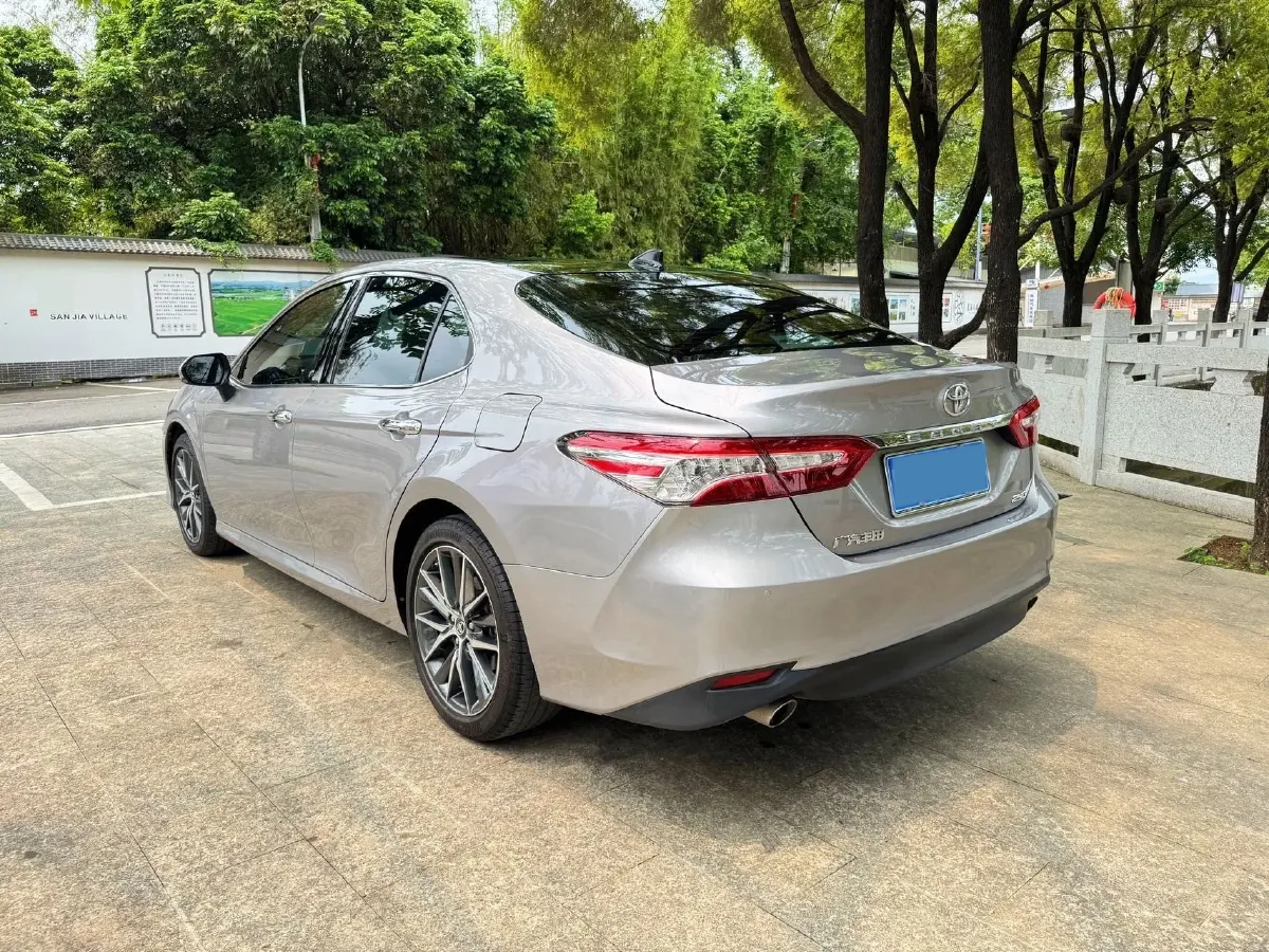 2021 Toyota Camry 2.5L 209HP L4 8AT,autocango,china used car exporter,china ev exporter,chinese used car exporter,chinese used ev exporter