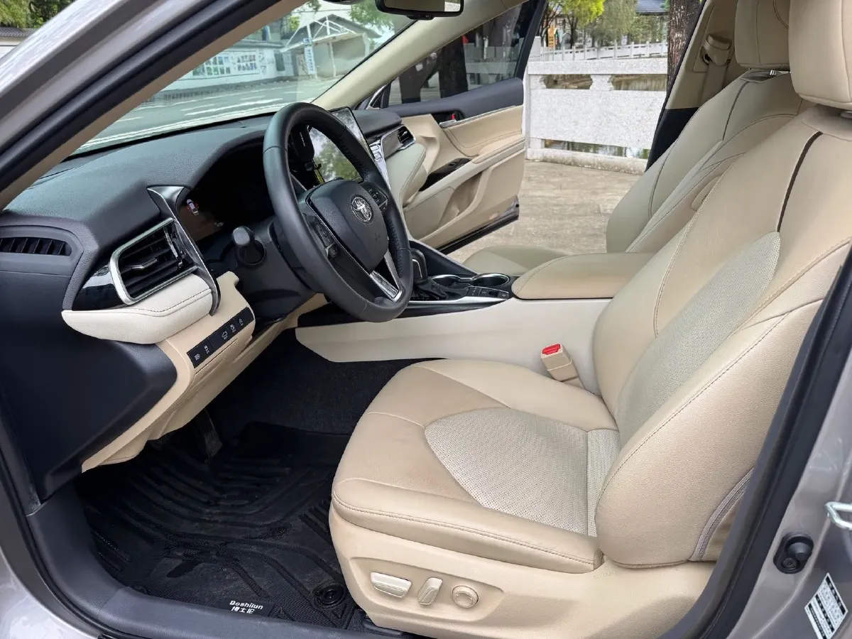 2021 Toyota Camry 2.5L 209HP L4 8AT,autocango,china used car exporter,china ev exporter,chinese used car exporter,chinese used ev exporter