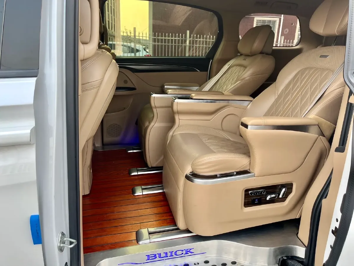 2020 Buick GL8 2.0T 237HP L4 9AT,autocango,china used car exporter,china ev exporter,chinese used car exporter,chinese used ev exporter