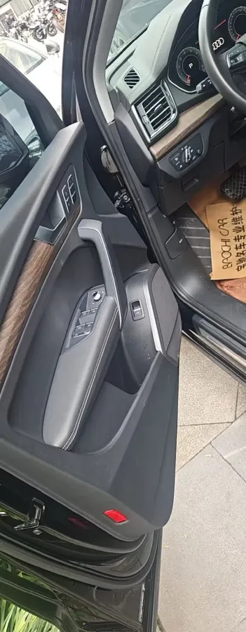 2023 Audi Q5L 2.0T 190HP L4 7DCT,autocango,china used car exporter,china ev exporter,chinese used car exporter,chinese used ev exporter