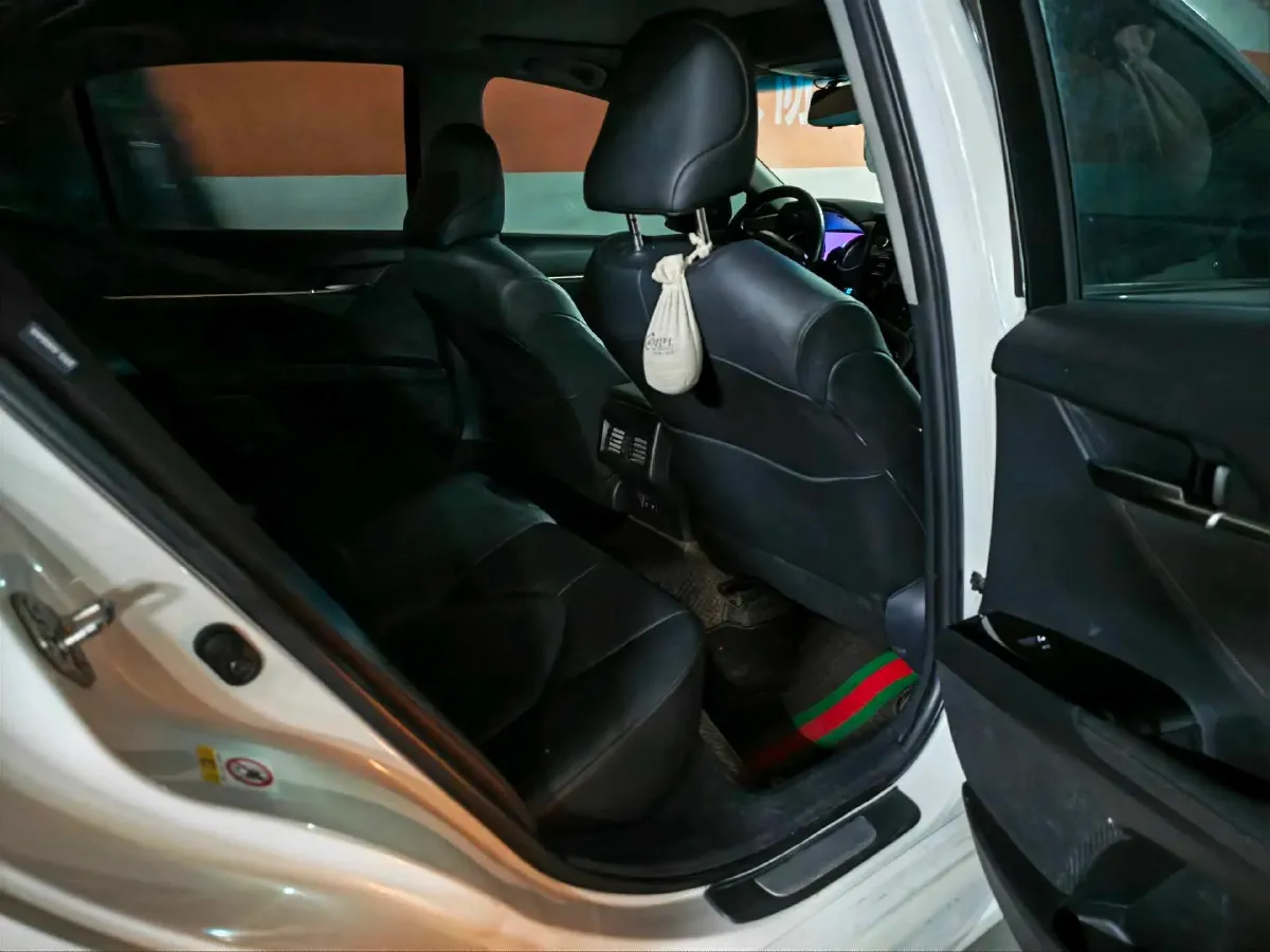 2018 Toyota Camry 2.0L 169HP L4 6AT,autocango,china used car exporter,china ev exporter,chinese used car exporter,chinese used ev exporter