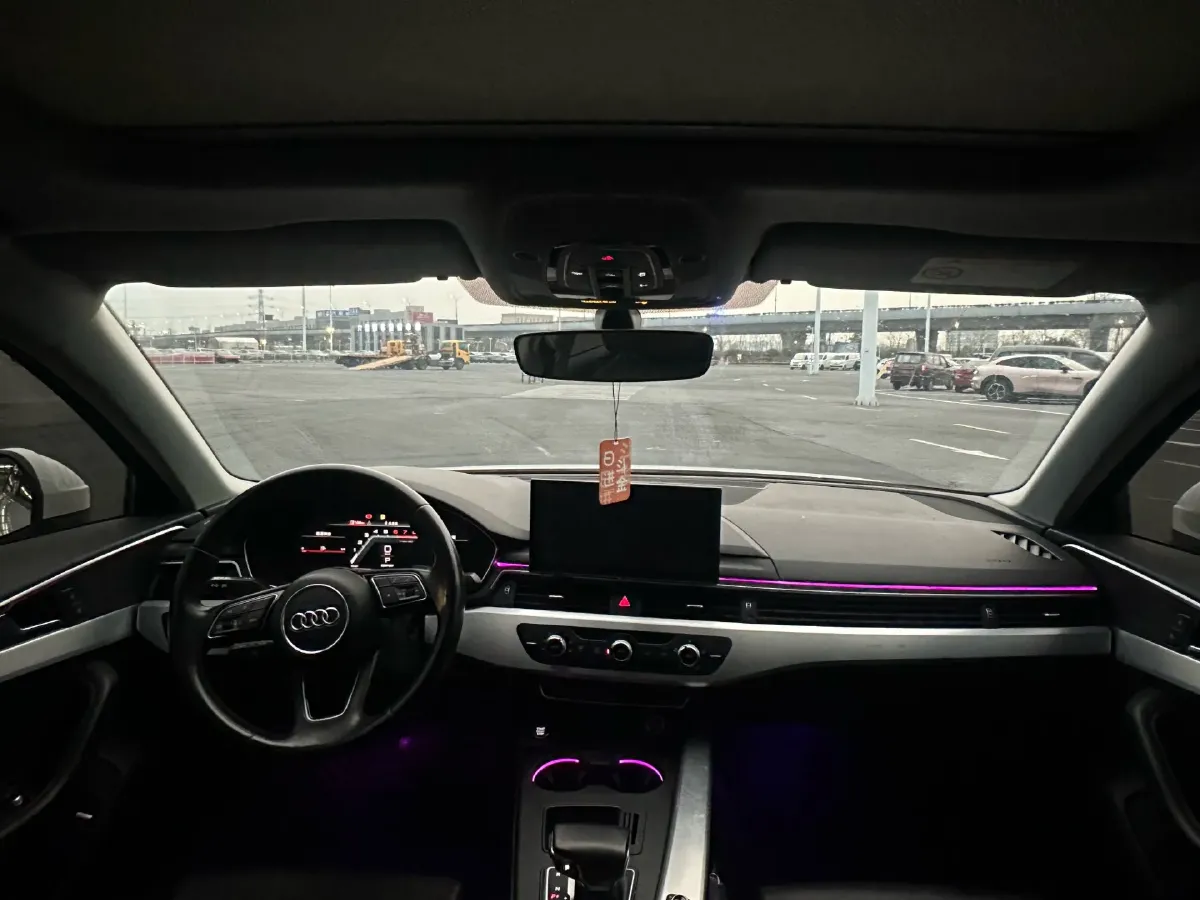 2022 Audi A4L 2.0T 190HP L4 7DCT,autocango,china used car exporter,china ev exporter,chinese used car exporter,chinese used ev exporter