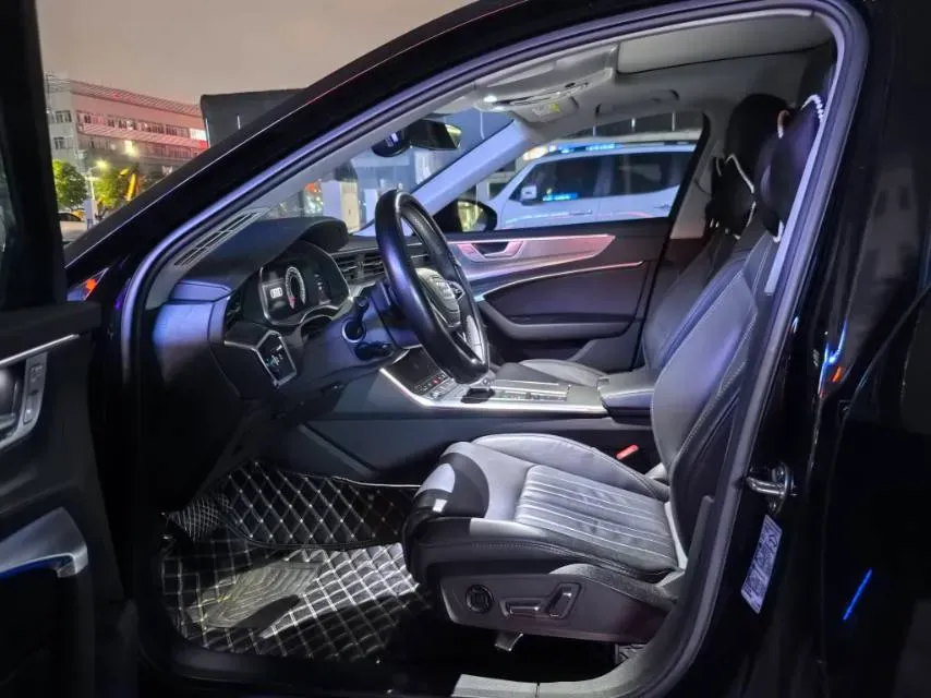 2023 Audi A6L 2.0T 190HP L4 7DCT,autocango,china used car exporter,china ev exporter,chinese used car exporter,chinese used ev exporter