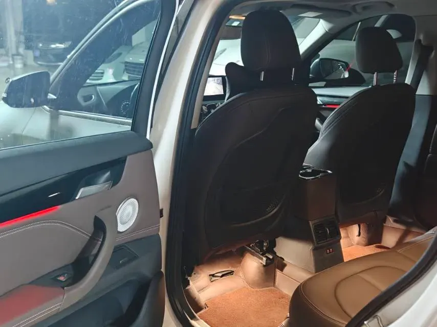 2021 BMW X1 2.0T 192HP L4 7DCT,autocango,china used car exporter,china ev exporter,chinese used car exporter,chinese used ev exporter