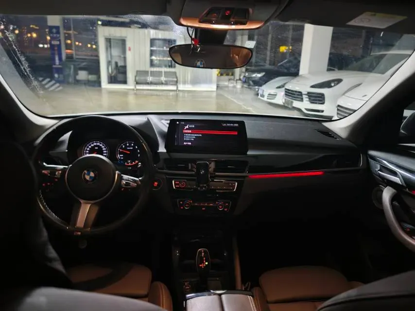 2021 BMW X1 2.0T 192HP L4 7DCT,autocango,china used car exporter,china ev exporter,chinese used car exporter,chinese used ev exporter