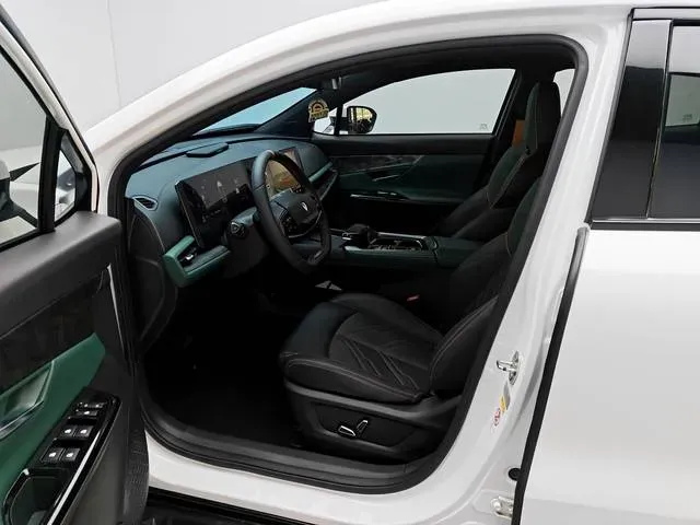 2023 ChangAn UNI-T 1.5T 188HP L4 7DCT,autocango,china used car exporter,china ev exporter,chinese used car exporter,chinese used ev exporter