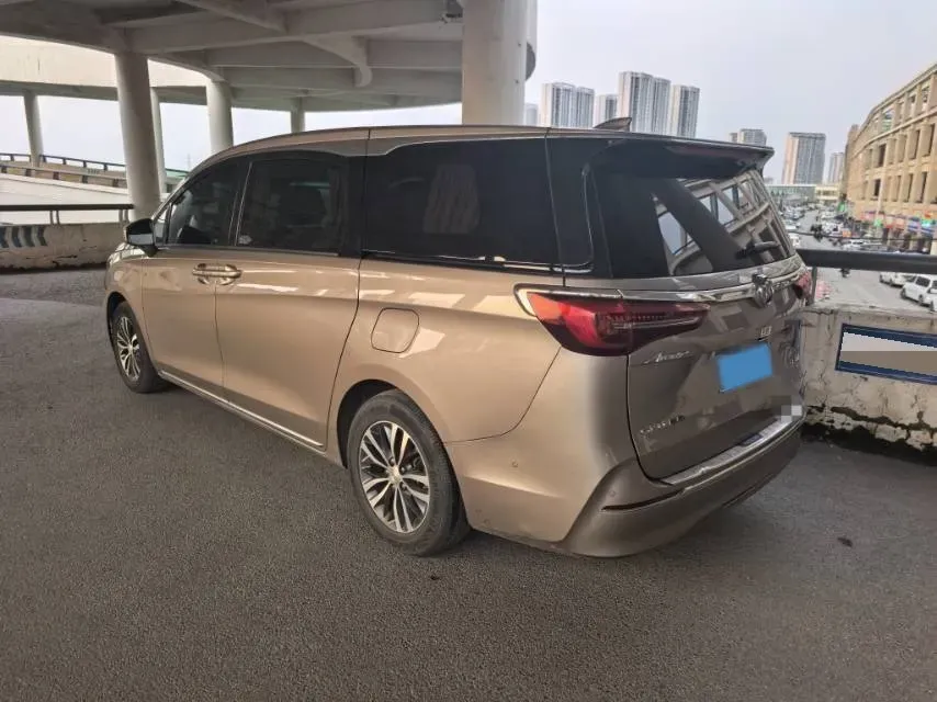 2023 Buick GL8 2.0T 237HP L4 9AT,autocango,china used car exporter,china ev exporter,chinese used car exporter,chinese used ev exporter