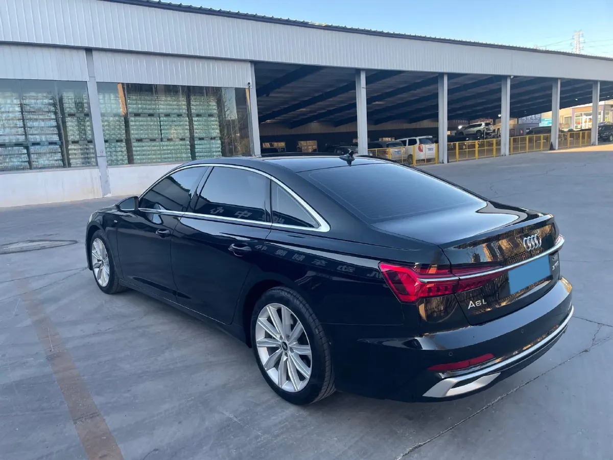2023 Audi A6L 2.0T 245HP L4 7DCT,autocango,china used car exporter,china ev exporter,chinese used car exporter,chinese used ev exporter