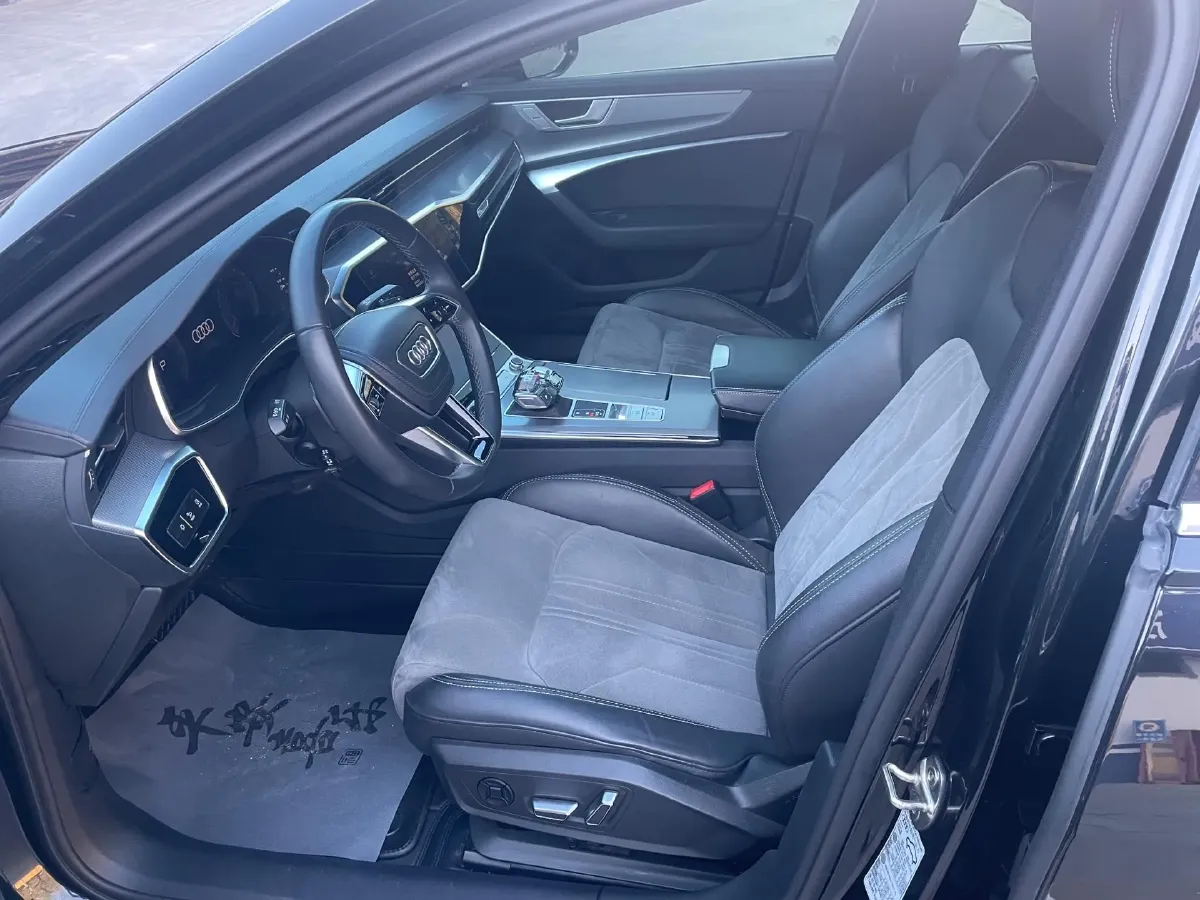 2023 Audi A6L 2.0T 245HP L4 7DCT,autocango,china used car exporter,china ev exporter,chinese used car exporter,chinese used ev exporter