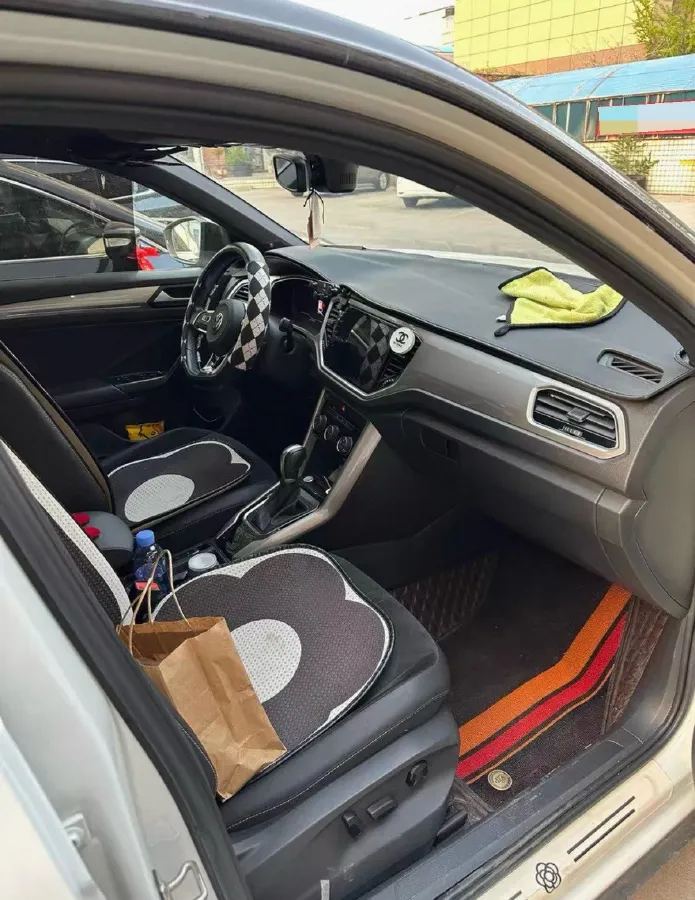 2022 Volkswagen T-Roc 1.4T 150HP L4 7DCT,autocango,china used car exporter,china ev exporter,chinese used car exporter,chinese used ev exporter