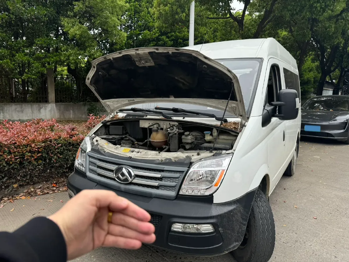 2020 MAXUS XinTu V80 2.5T 136HP L4 6MT,autocango,china used car exporter,china ev exporter,chinese used car exporter,chinese used ev exporter