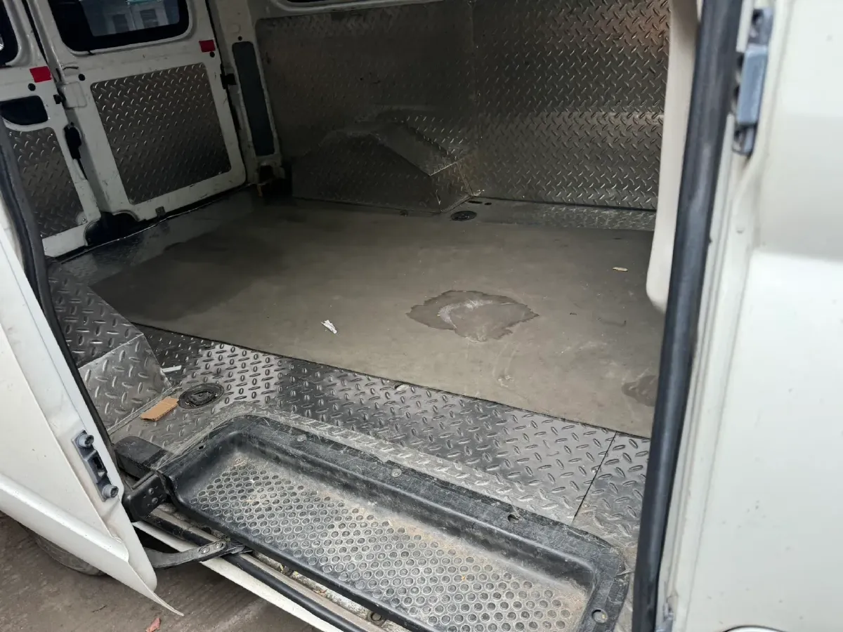 2020 MAXUS XinTu V80 2.5T 136HP L4 6MT,autocango,china used car exporter,china ev exporter,chinese used car exporter,chinese used ev exporter