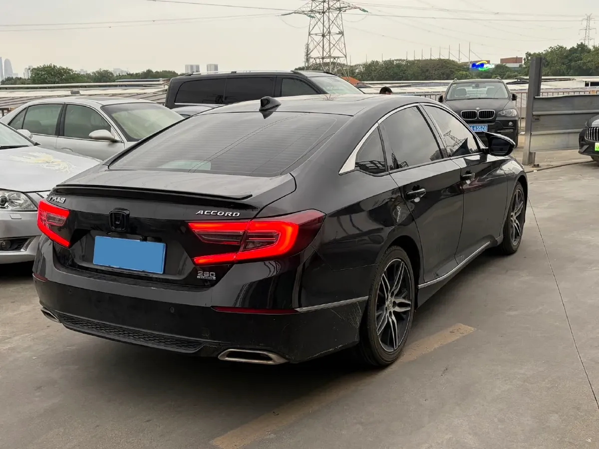 2022 Honda Accord 1.5T 194HP L4 CVT,autocango,china used car exporter,china ev exporter,chinese used car exporter,chinese used ev exporter