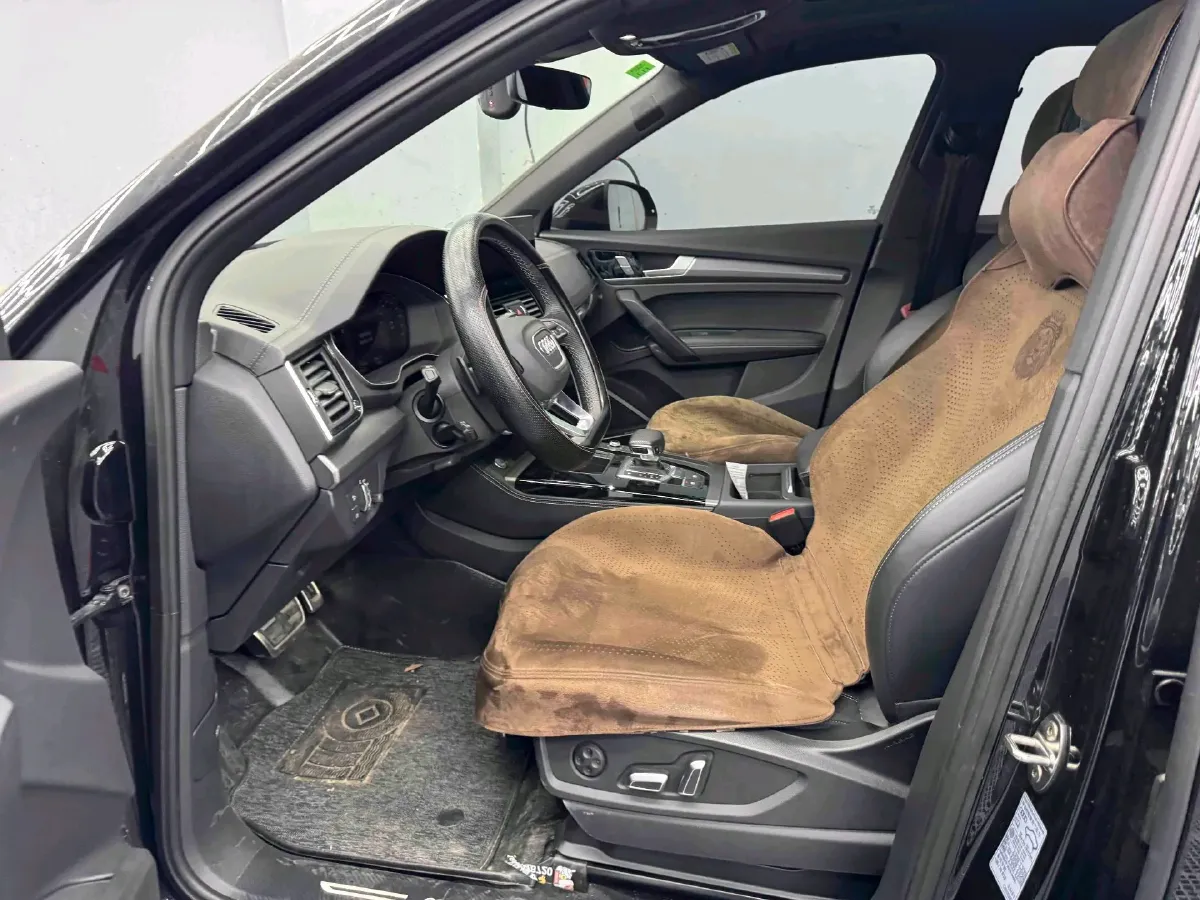 2024 Audi Q5L 2.0T 245HP L4 7DCT,autocango,china used car exporter,china ev exporter,chinese used car exporter,chinese used ev exporter