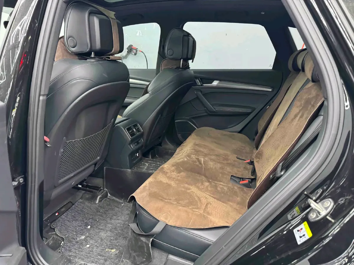 2024 Audi Q5L 2.0T 245HP L4 7DCT,autocango,china used car exporter,china ev exporter,chinese used car exporter,chinese used ev exporter