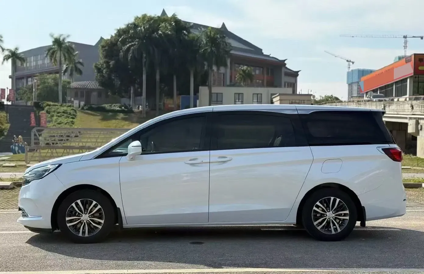 2020 Buick GL8 2.0T 237HP L4 9AT,autocango,china used car exporter,china ev exporter,chinese used car exporter,chinese used ev exporter