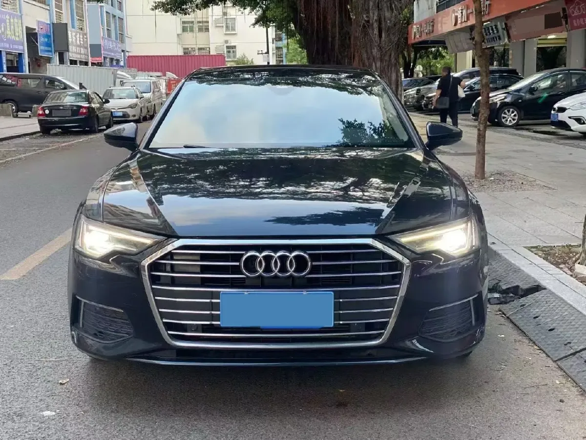 2022 Audi A6L 2.0T 224HP L4 7DCT,autocango,china used car exporter,china ev exporter,chinese used car exporter,chinese used ev exporter