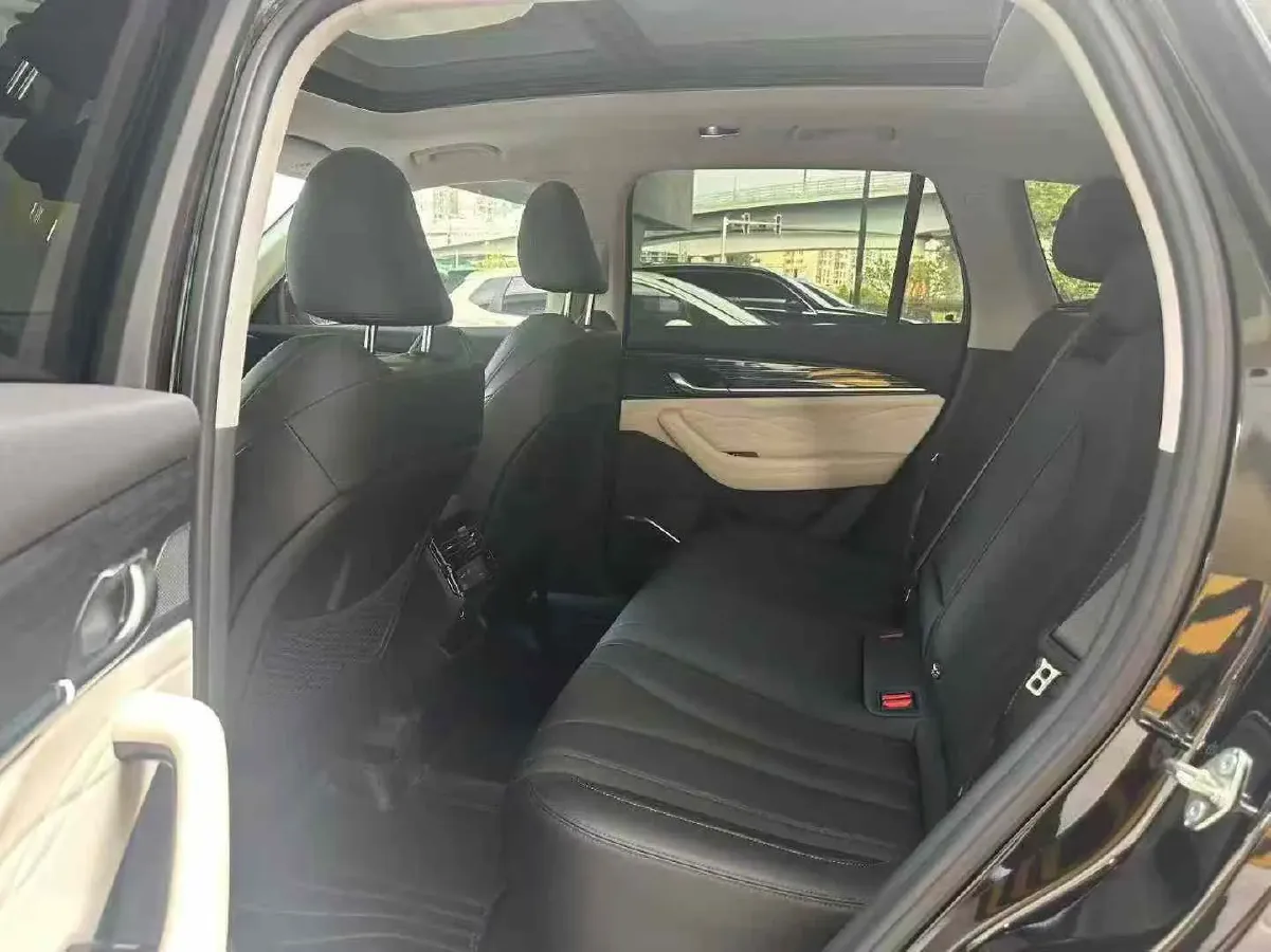 2021 Geely Monjaro 2.0T 218HP L4 7DCT,autocango,china used car exporter,china ev exporter,chinese used car exporter,chinese used ev exporter