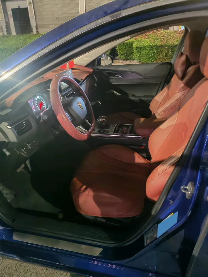 2022 HongQi H5 1.5T 169HP L4 7DCT,autocango,china used car exporter,china ev exporter,chinese used car exporter,chinese used ev exporter