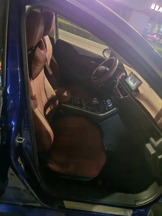 2022 HongQi H5 1.5T 169HP L4 7DCT,autocango,china used car exporter,china ev exporter,chinese used car exporter,chinese used ev exporter