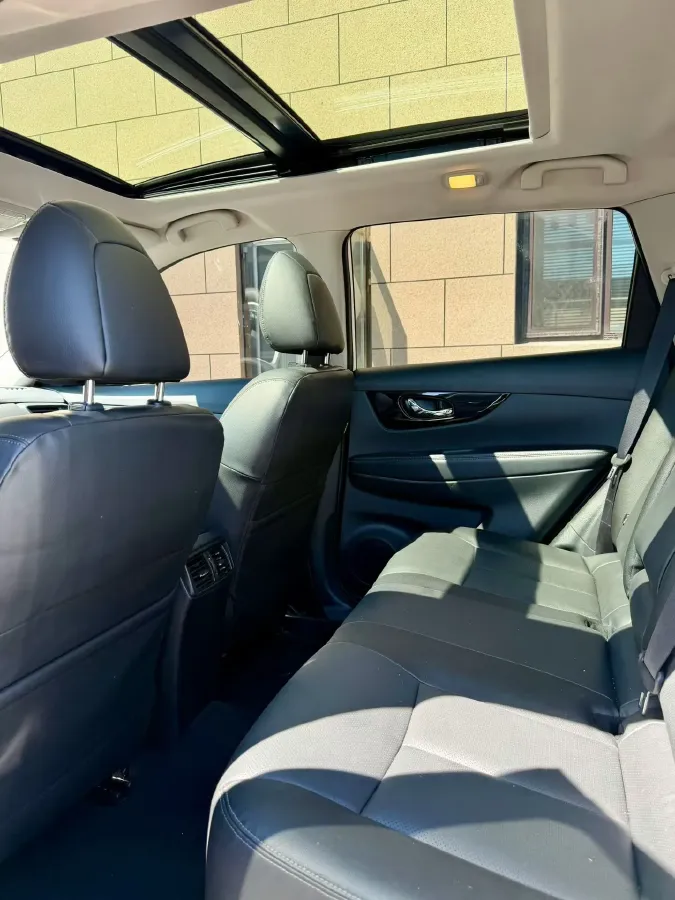 2021 Nissan X-Trail 2.0L 151HP L4 CVT,autocango,china used car exporter,china ev exporter,chinese used car exporter,chinese used ev exporter