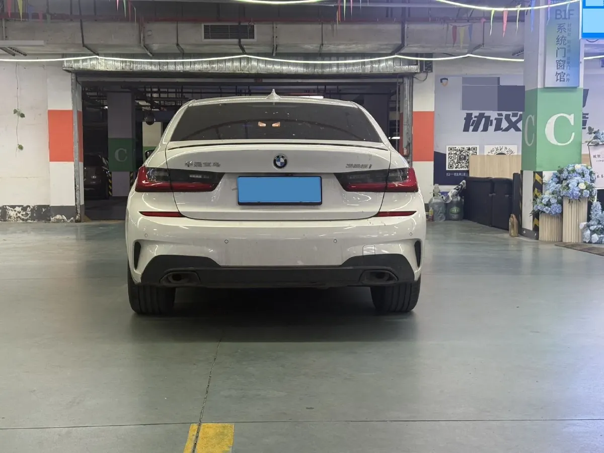 2021 BMW 3 Series 2.0T 184HP L4 8AT,autocango,china used car exporter,china ev exporter,chinese used car exporter,chinese used ev exporter