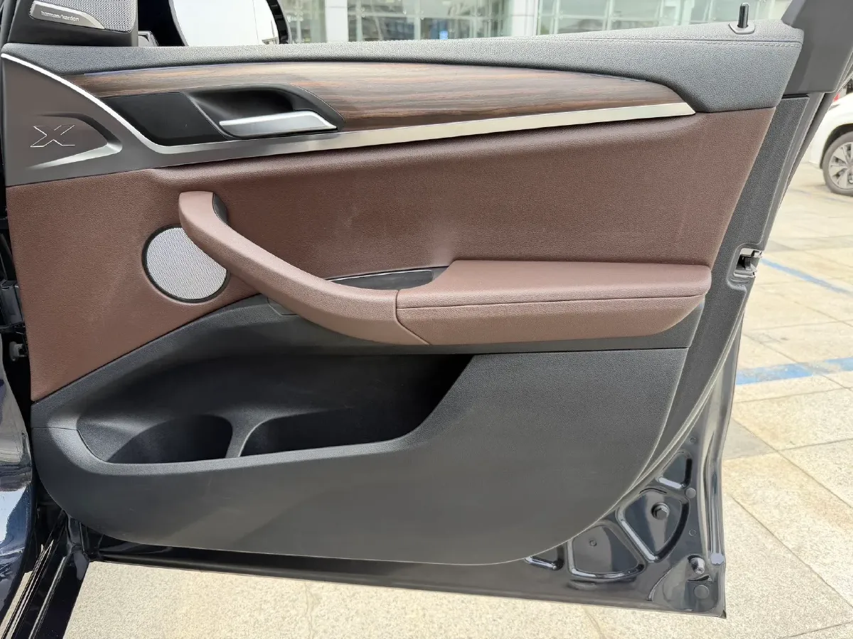 2022 BMW X3 2.0T 252HP L4 8AT,autocango,china used car exporter,china ev exporter,chinese used car exporter,chinese used ev exporter