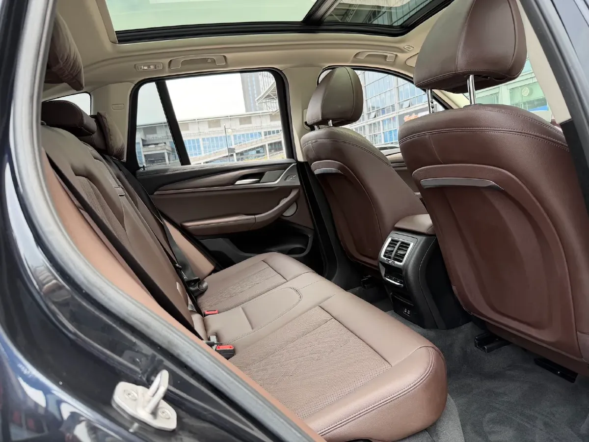 2022 BMW X3 2.0T 252HP L4 8AT,autocango,china used car exporter,china ev exporter,chinese used car exporter,chinese used ev exporter