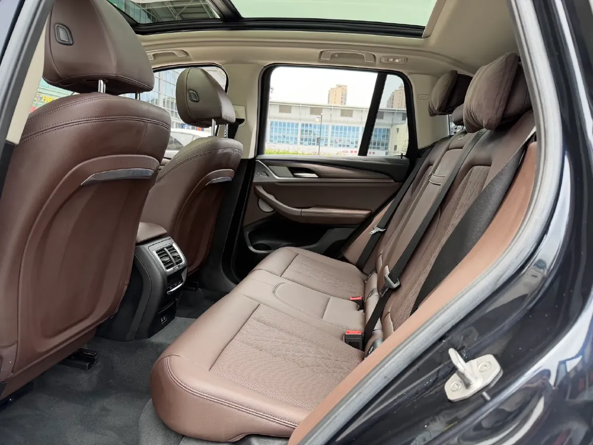 2022 BMW X3 2.0T 252HP L4 8AT,autocango,china used car exporter,china ev exporter,chinese used car exporter,chinese used ev exporter