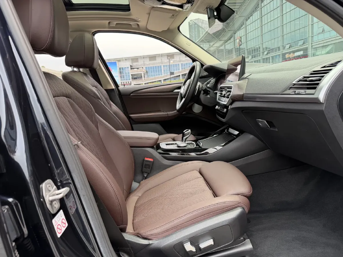 2022 BMW X3 2.0T 252HP L4 8AT,autocango,china used car exporter,china ev exporter,chinese used car exporter,chinese used ev exporter