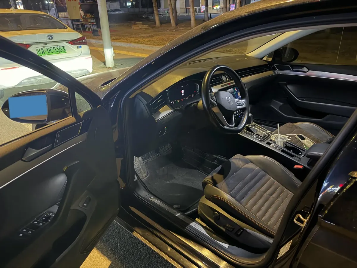 2021 Volkswagen Magotan 2.0T 186HP L4 7DCT,autocango,china used car exporter,china ev exporter,chinese used car exporter,chinese used ev exporter