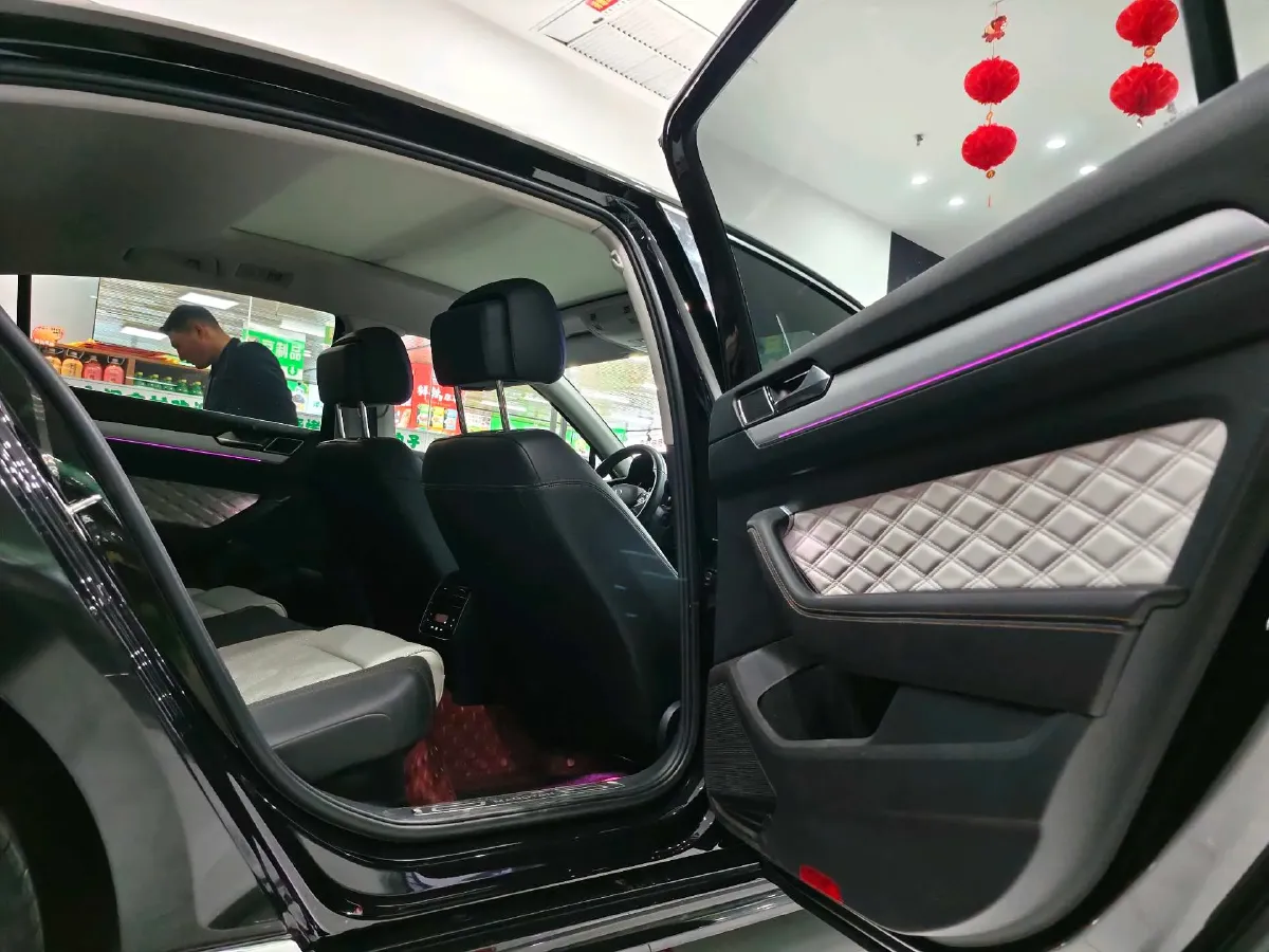 2023 Volkswagen Magotan 2.0T 186HP L4 7DCT,autocango,china used car exporter,china ev exporter,chinese used car exporter,chinese used ev exporter