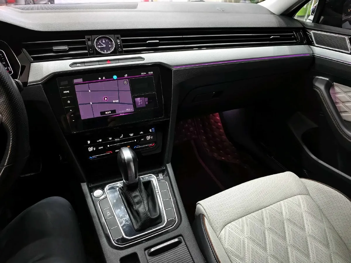 2023 Volkswagen Magotan 2.0T 186HP L4 7DCT,autocango,china used car exporter,china ev exporter,chinese used car exporter,chinese used ev exporter