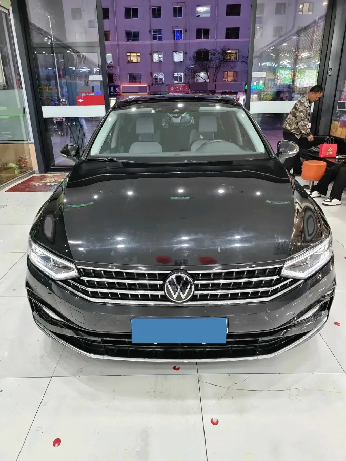 2023 Volkswagen Magotan 2.0T 186HP L4 7DCT,autocango,china used car exporter,china ev exporter,chinese used car exporter,chinese used ev exporter
