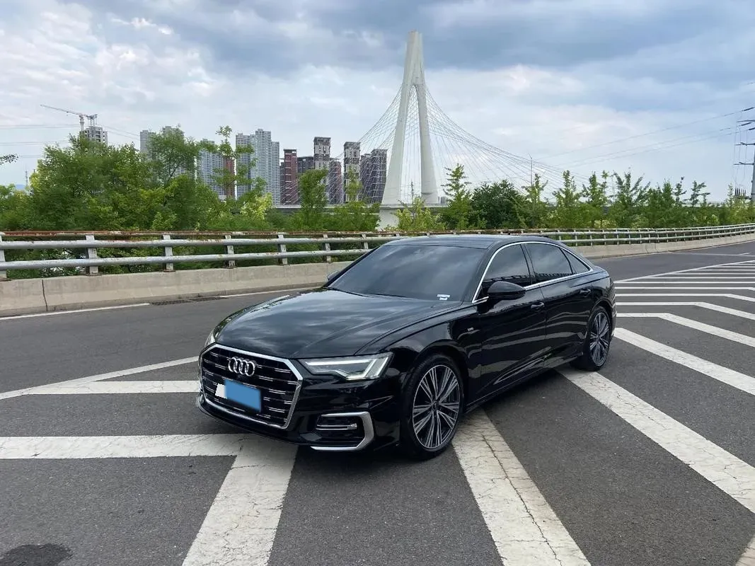 2024 Audi A6L 2.0T 245HP L4 7DCT,autocango,china used car exporter,china ev exporter,chinese used car exporter,chinese used ev exporter