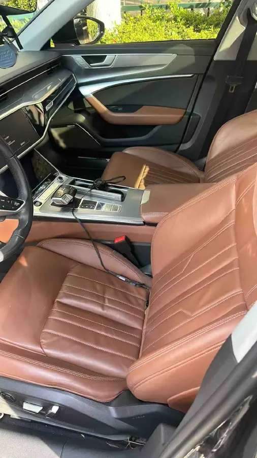 2024 Audi A6L 2.0T 245HP L4 7DCT,autocango,china used car exporter,china ev exporter,chinese used car exporter,chinese used ev exporter