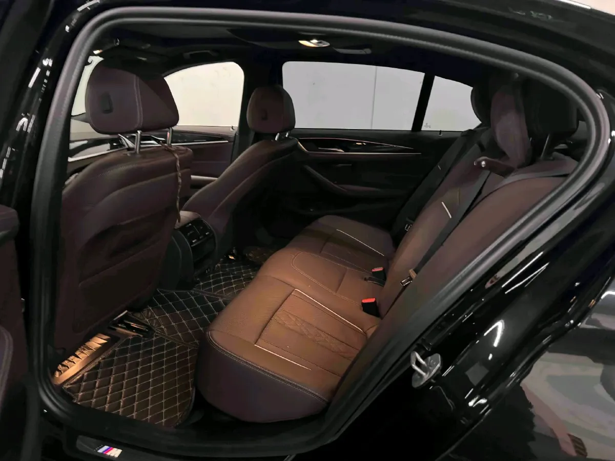 2022 BMW 5 Series 2.0T 184HP L4 8AT,autocango,china used car exporter,china ev exporter,chinese used car exporter,chinese used ev exporter