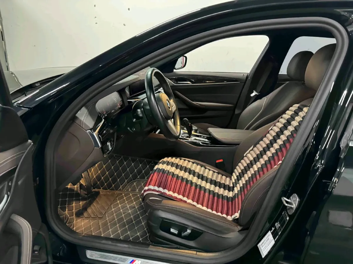 2022 BMW 5 Series 2.0T 184HP L4 8AT,autocango,china used car exporter,china ev exporter,chinese used car exporter,chinese used ev exporter