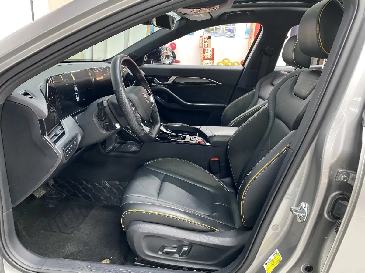 2022 Bestune B70S 2.0T 224HP L4 6AT,autocango,china used car exporter,china ev exporter,chinese used car exporter,chinese used ev exporter