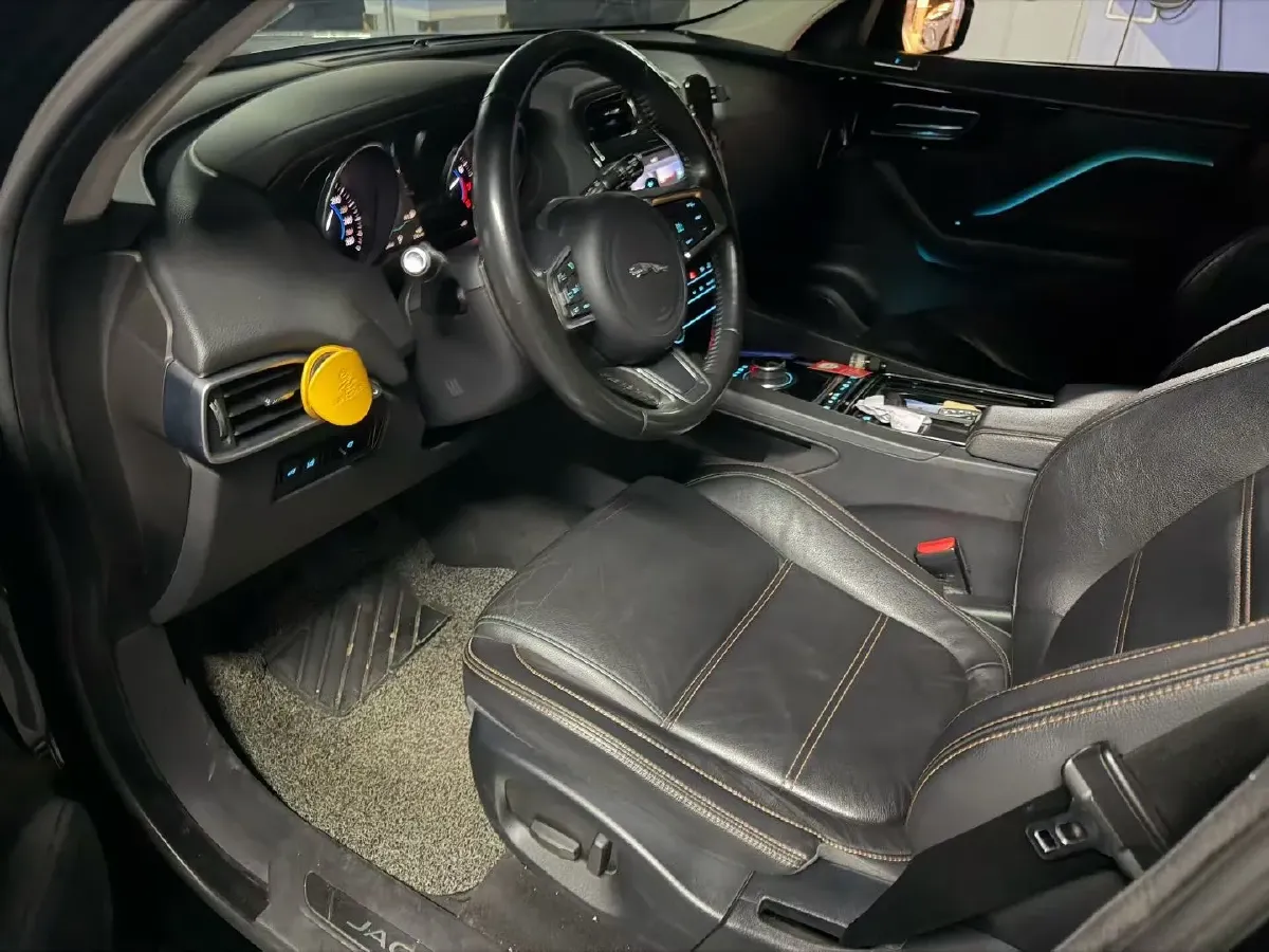 2018 Jaguar F-PACE 2.0T 250HP L4 8AT,autocango,china used car exporter,china ev exporter,chinese used car exporter,chinese used ev exporter