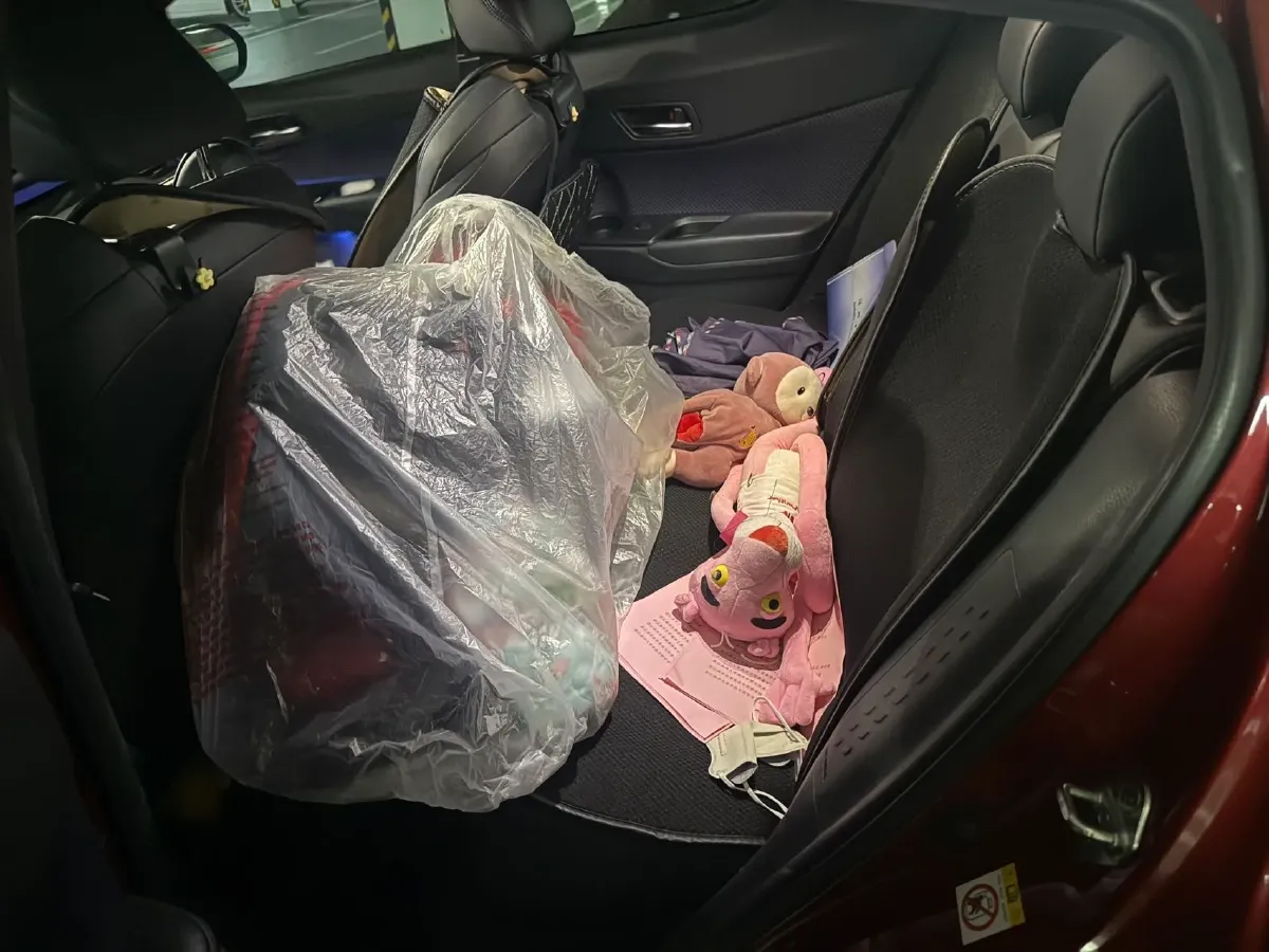 2020 Toyota C-HR 2.0L 171HP L4 CVT,autocango,china used car exporter,china ev exporter,chinese used car exporter,chinese used ev exporter