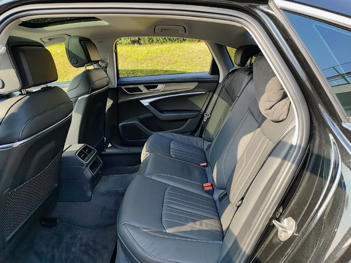 2023 Audi A6L 2.0T 190HP L4 7DCT,autocango,china used car exporter,china ev exporter,chinese used car exporter,chinese used ev exporter