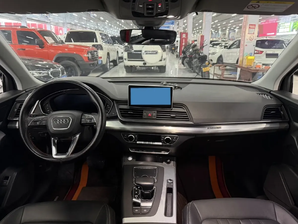 2020 Audi Q5L 2.0T 190HP L4 7DCT,autocango,china used car exporter,china ev exporter,chinese used car exporter,chinese used ev exporter
