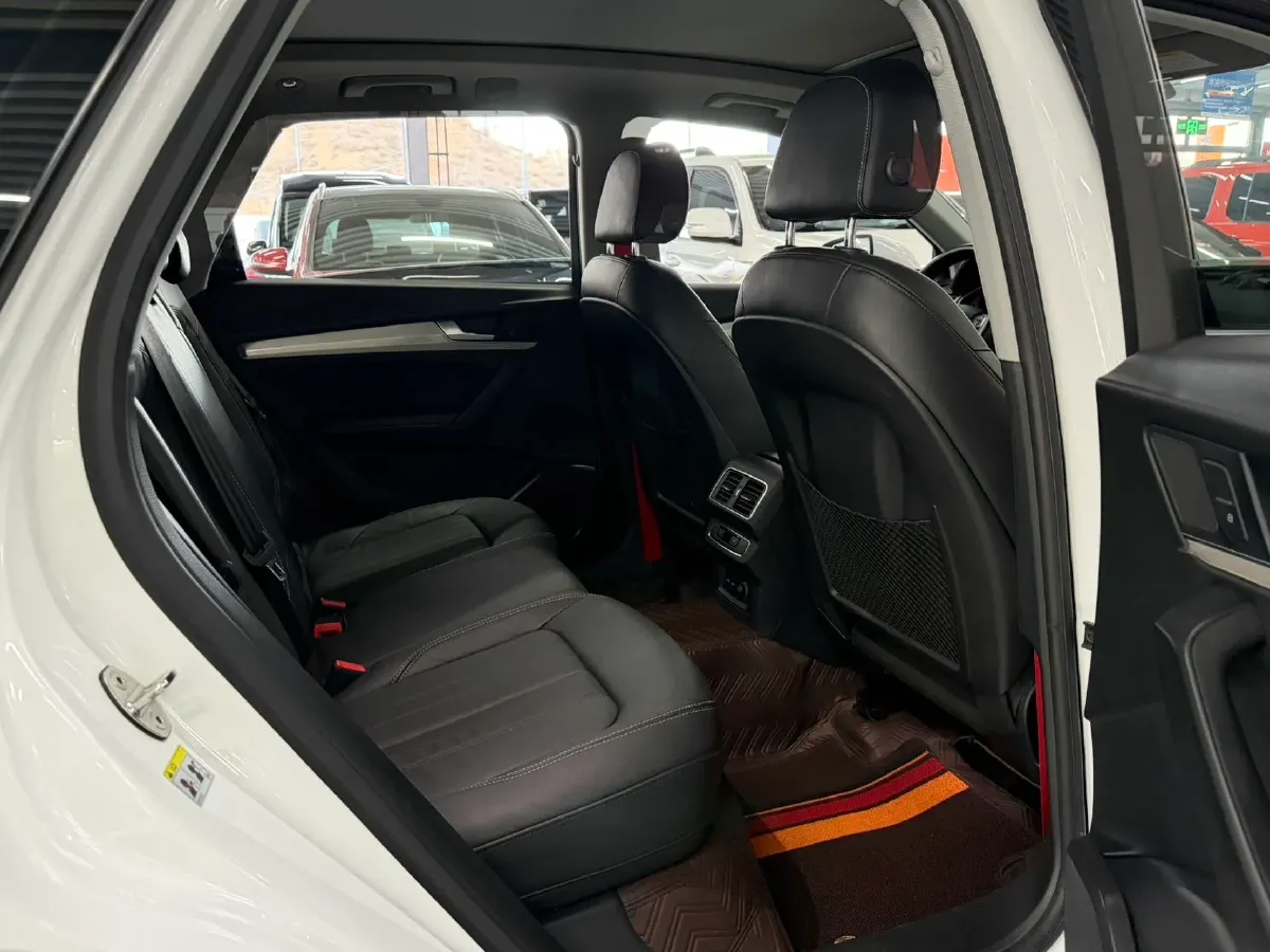 2020 Audi Q5L 2.0T 190HP L4 7DCT,autocango,china used car exporter,china ev exporter,chinese used car exporter,chinese used ev exporter