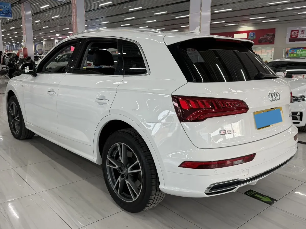 2020 Audi Q5L 2.0T 190HP L4 7DCT,autocango,china used car exporter,china ev exporter,chinese used car exporter,chinese used ev exporter