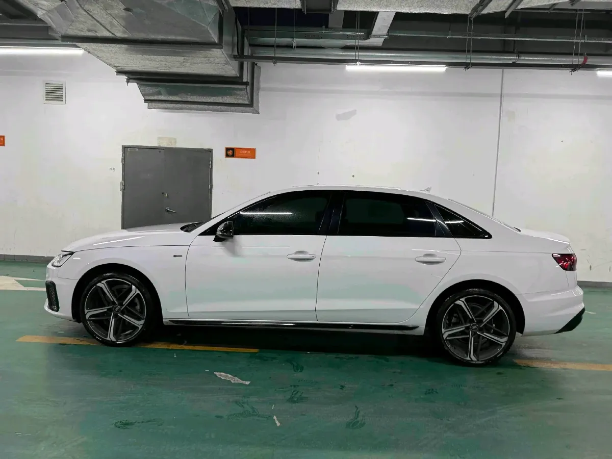2024 Audi A4L 2.0T 190HP L4 7DCT,autocango,china used car exporter,china ev exporter,chinese used car exporter,chinese used ev exporter