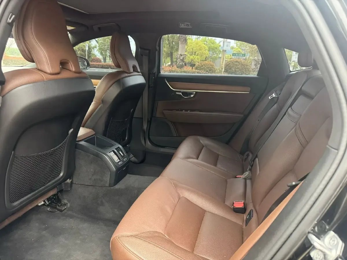 2021 Volvo S90 2.0T 250HP L4 8AT,autocango,china used car exporter,china ev exporter,chinese used car exporter,chinese used ev exporter